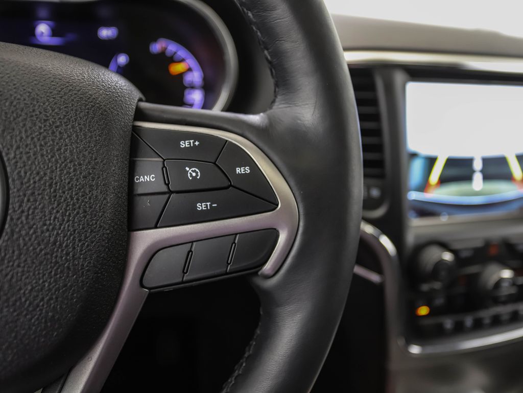 Thumbnail: 2018 Jeep Grand Cherokee - 11