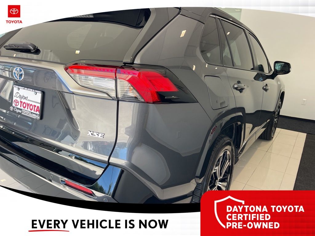 2024 Toyota RAV4 XSE - Photo 16