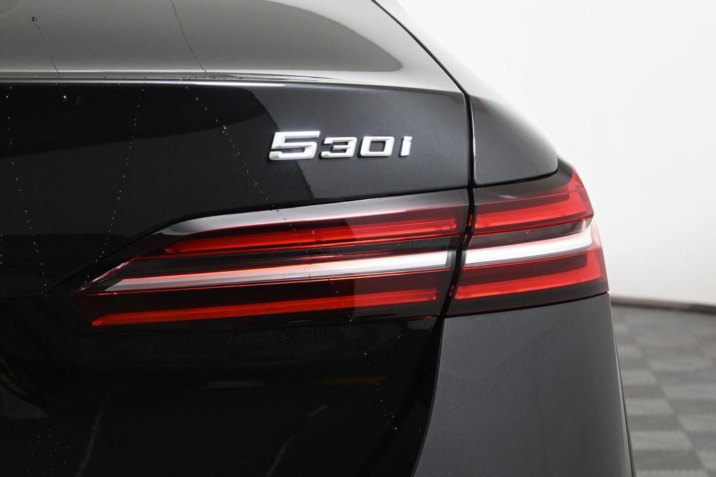 Thumbnail: 2026 BMW 5 Series - 13