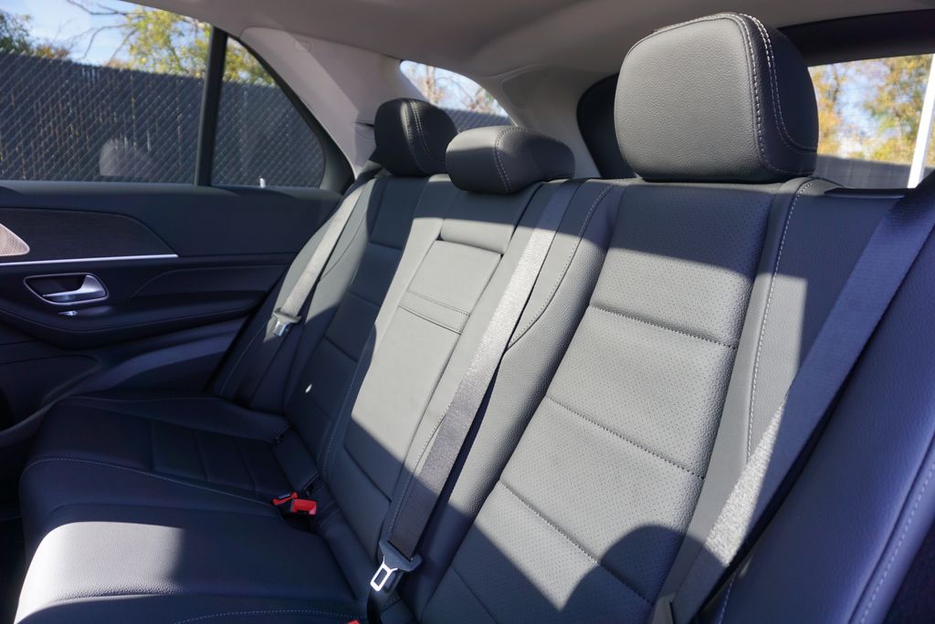 Thumbnail: 2026 Mercedes-Benz GLE - 14