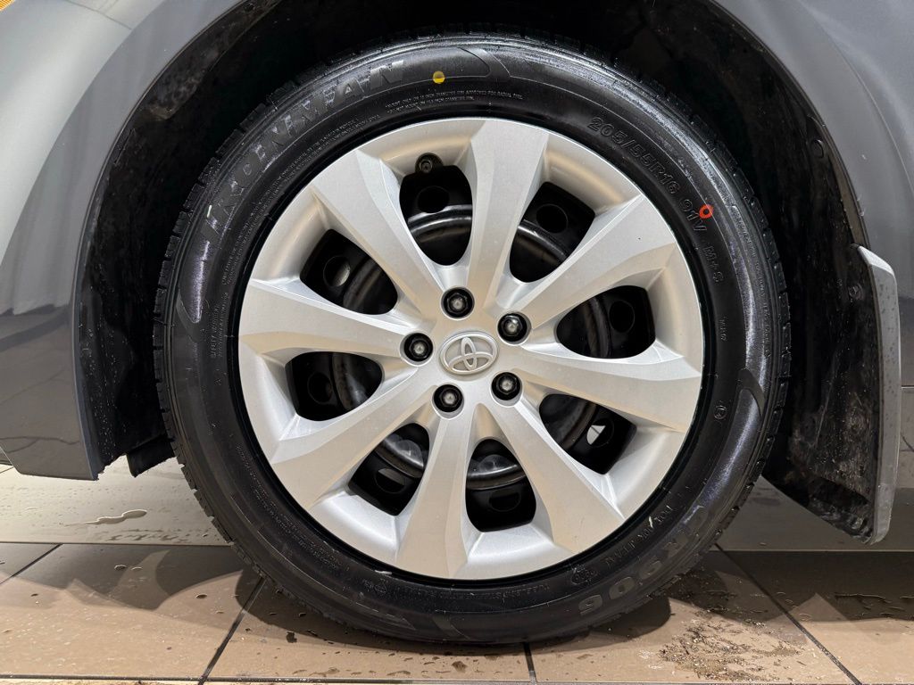 Thumbnail: 2023 Toyota Corolla - 9