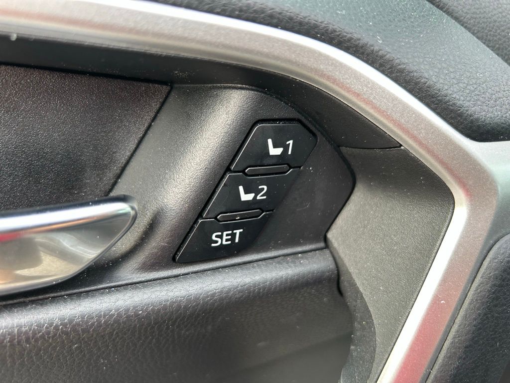Thumbnail: 2021 Toyota RAV4 - 18