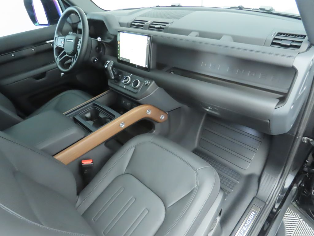 2024 Land Rover Defender 110 18