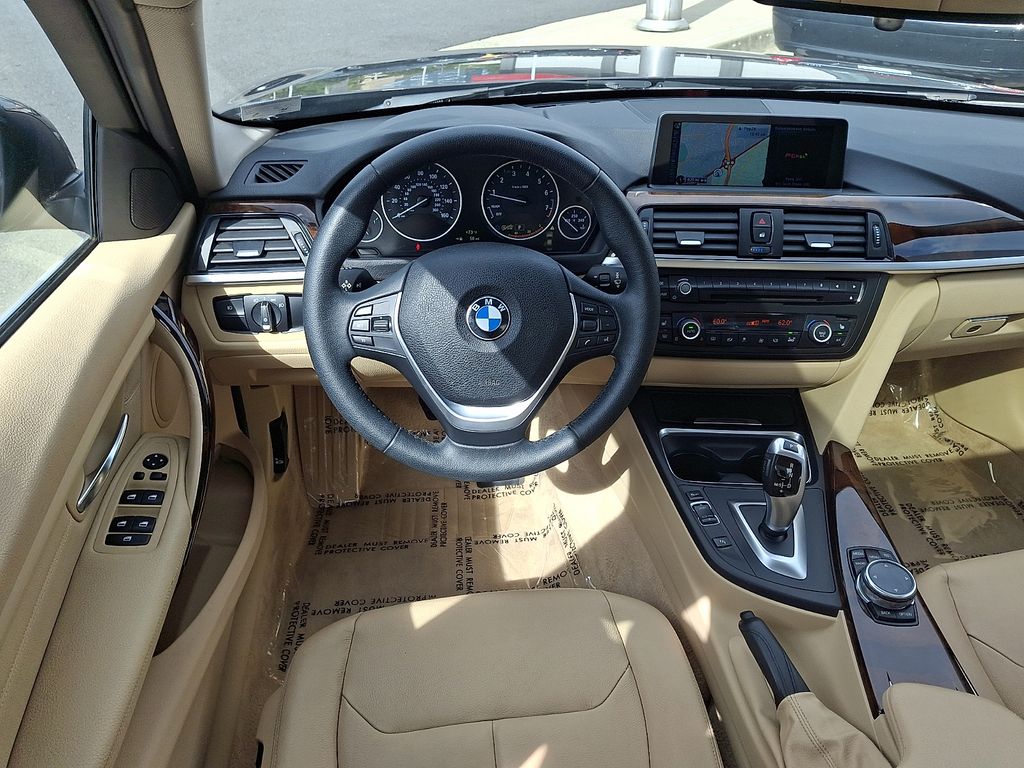 Thumbnail: 2015 BMW 3 Series - 9