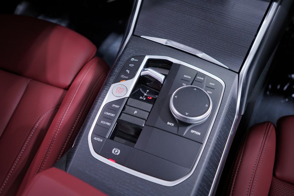 Thumbnail: 2026 BMW 3 Series - 13