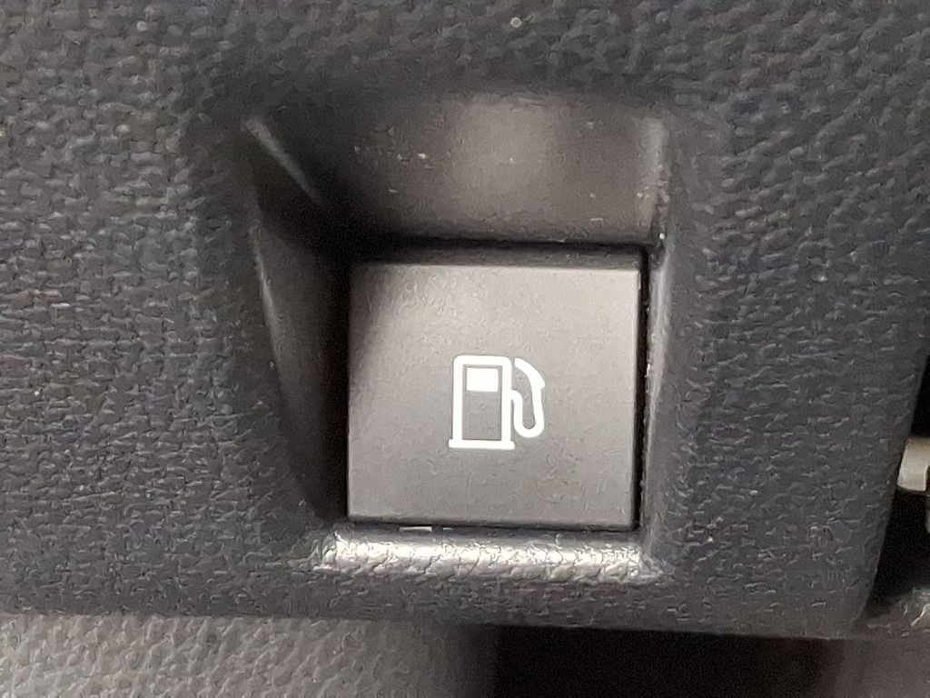2024 Toyota RAV4 XSE 28