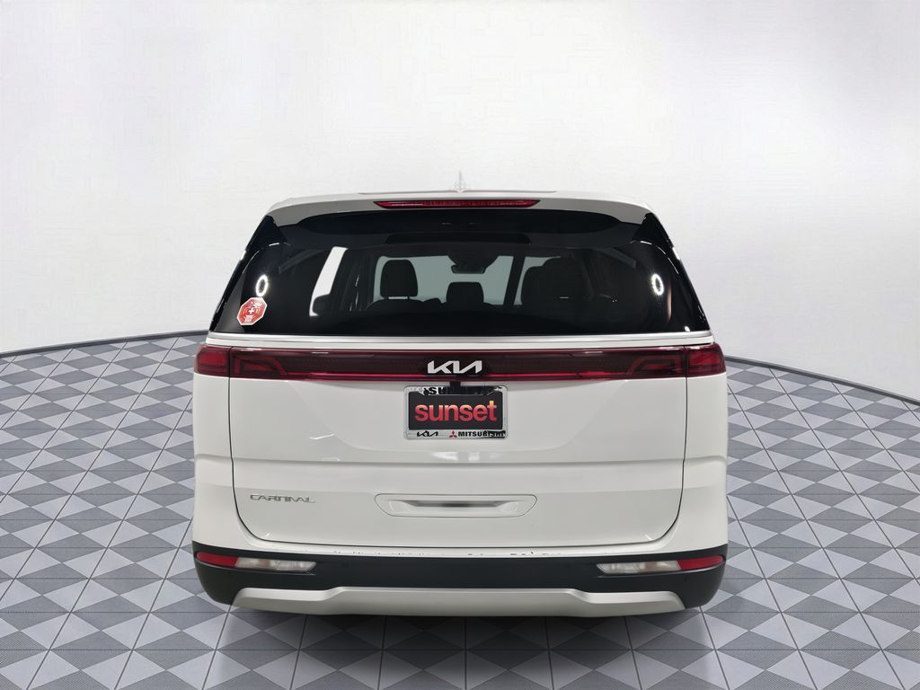 Used 2024 White Kia LX image 9