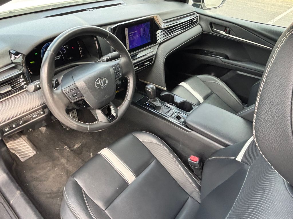 Thumbnail: 2025 Toyota Camry - 9