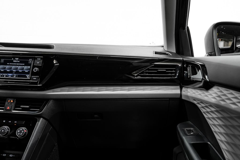 2024 Volkswagen Taos