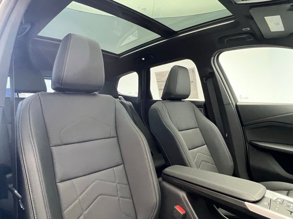 2025 BMW X1 xDrive28i 8