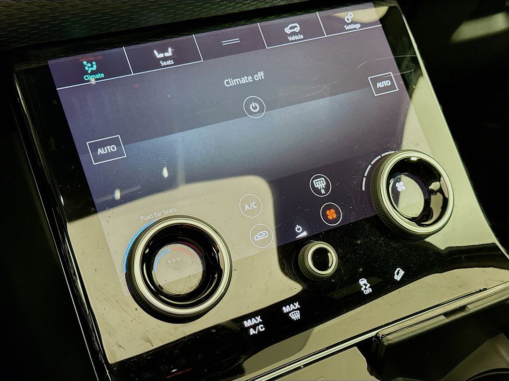 Thumbnail: 2019 Land Rover Range Rover Velar - 14