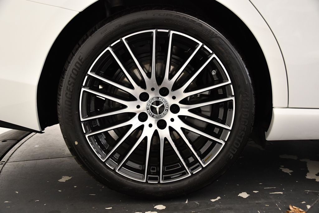 Thumbnail: 2025 Mercedes-Benz C-Class - 15