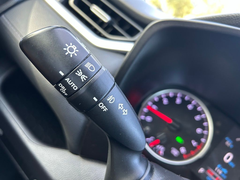 Thumbnail: 2019 Toyota RAV4 - 28