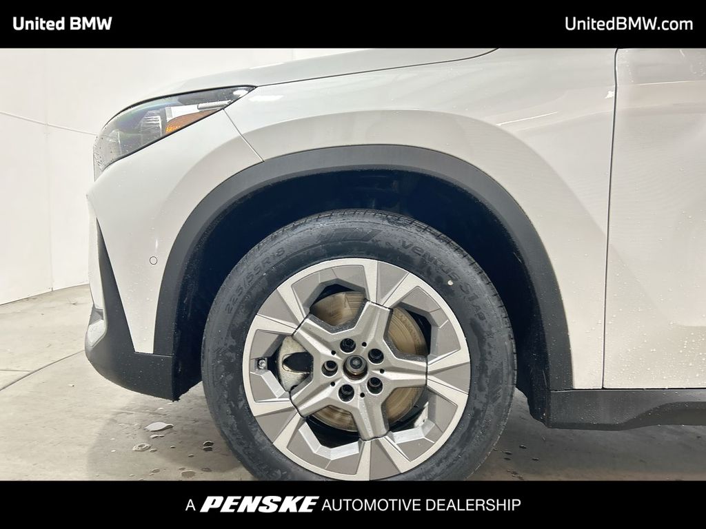 Thumbnail: 2023 BMW X1 - 10