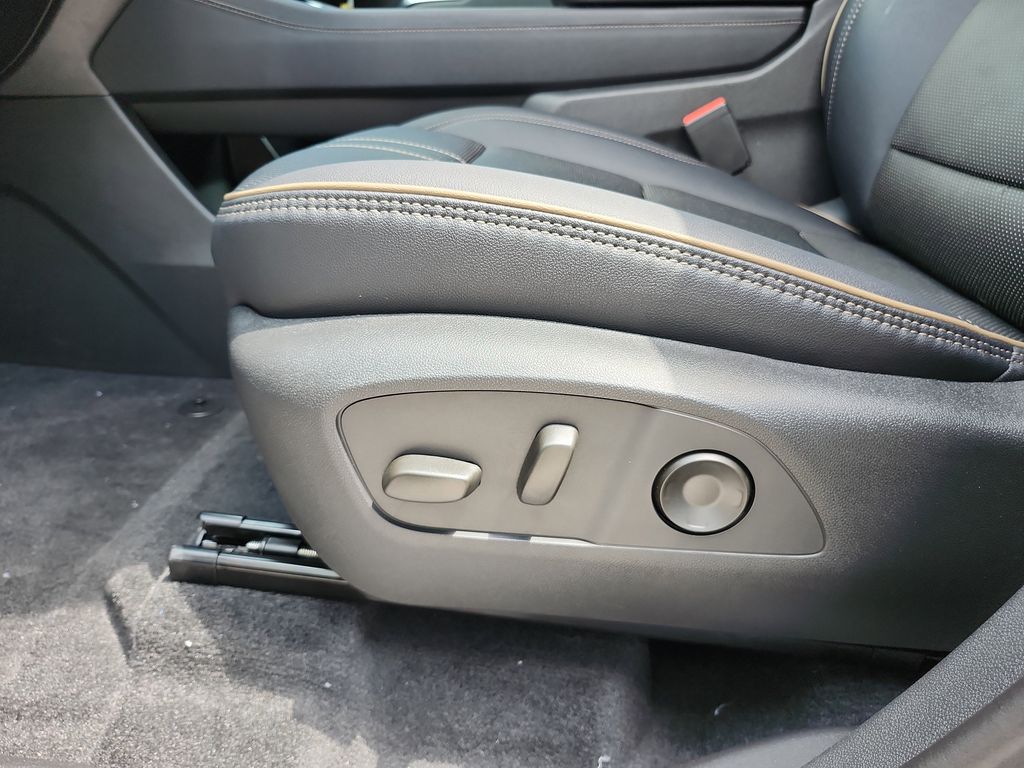 new 2026 Chevrolet Traverse car, priced at $53,995