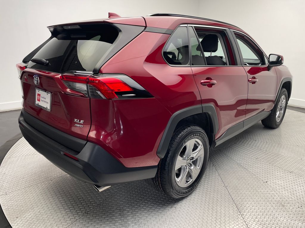 2023 Toyota RAV4 XLE 5