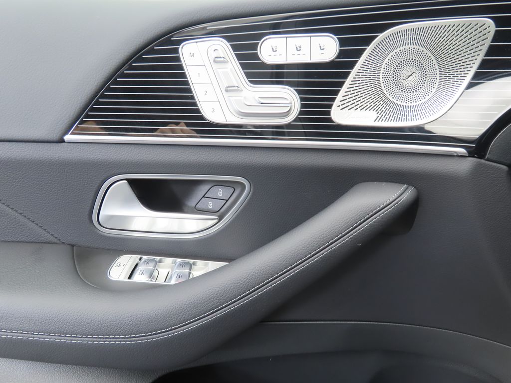 Thumbnail: 2026 Mercedes-Benz GLE - 25