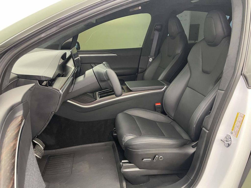 2025 Tesla Model X Base - 4