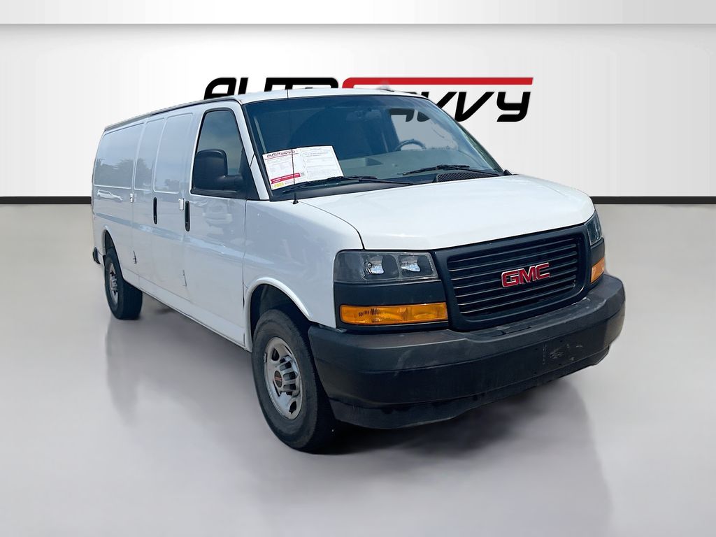 2025 GMC Savana 3500 Ext WB's photo