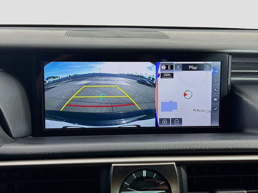 Thumbnail: 2019 Lexus IS - 15