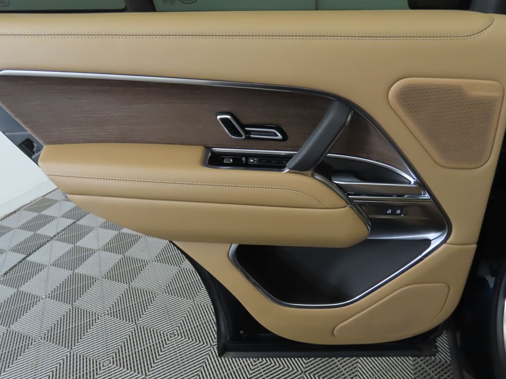 Thumbnail: 2025 Land Rover Range Rover - 28