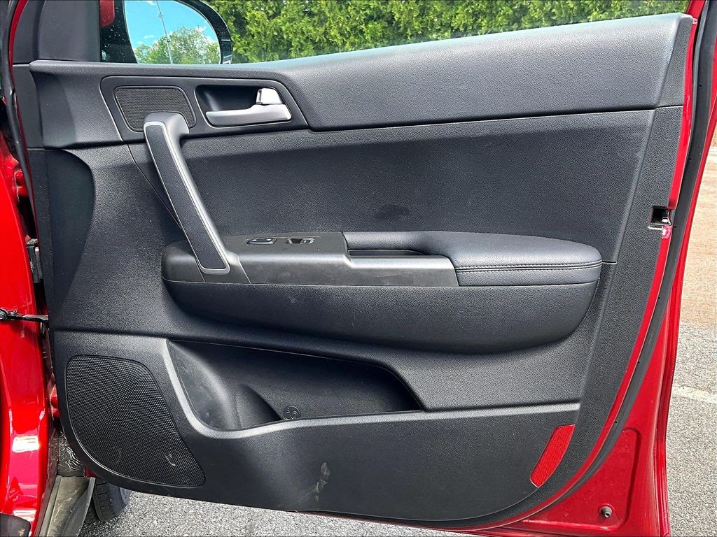 2020 Kia Sportage — photo 12