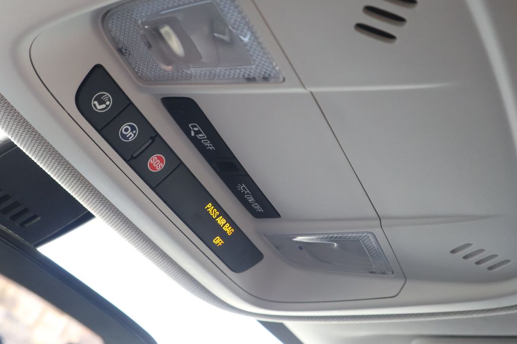 Thumbnail: 2018 Chevrolet Traverse - 29