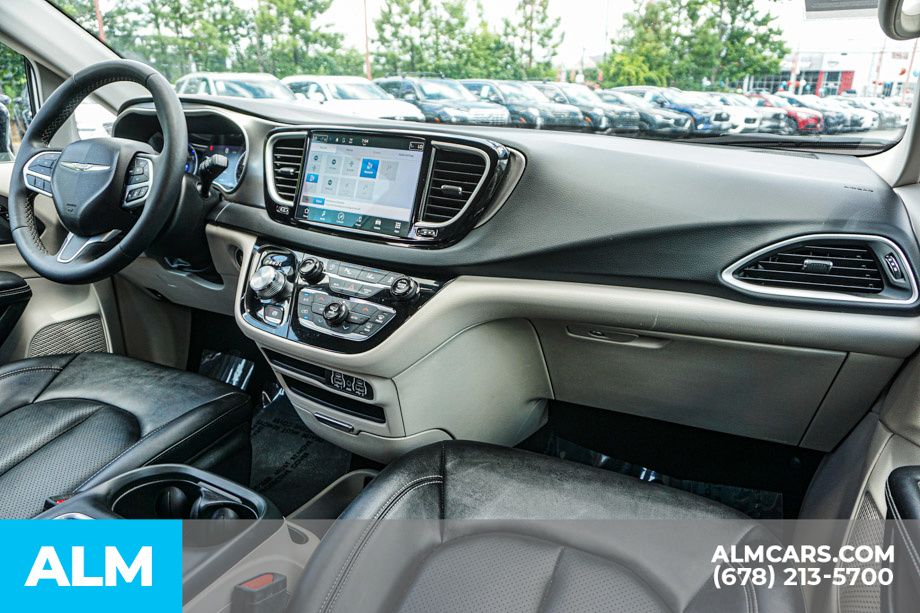 2024 Chrysler Pacifica Touring L photo 24