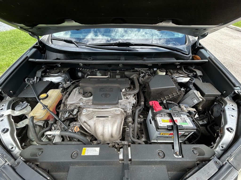 Thumbnail: 2018 Toyota RAV4 - 10