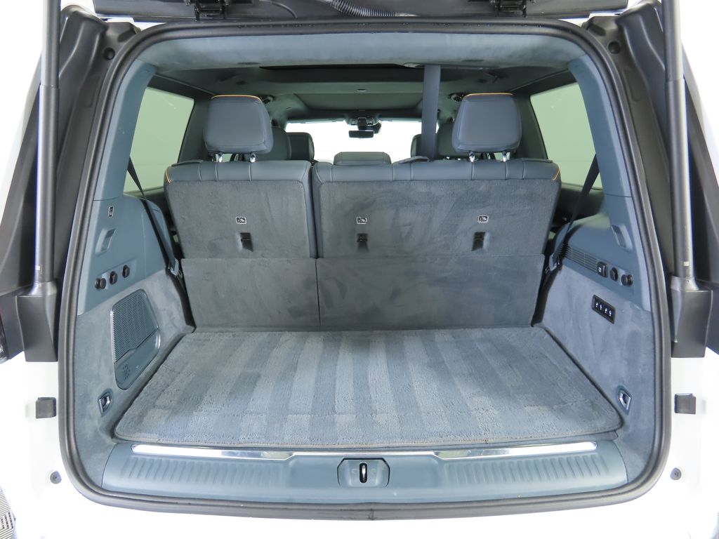 Thumbnail: 2023 Jeep Grand Wagoneer - 27