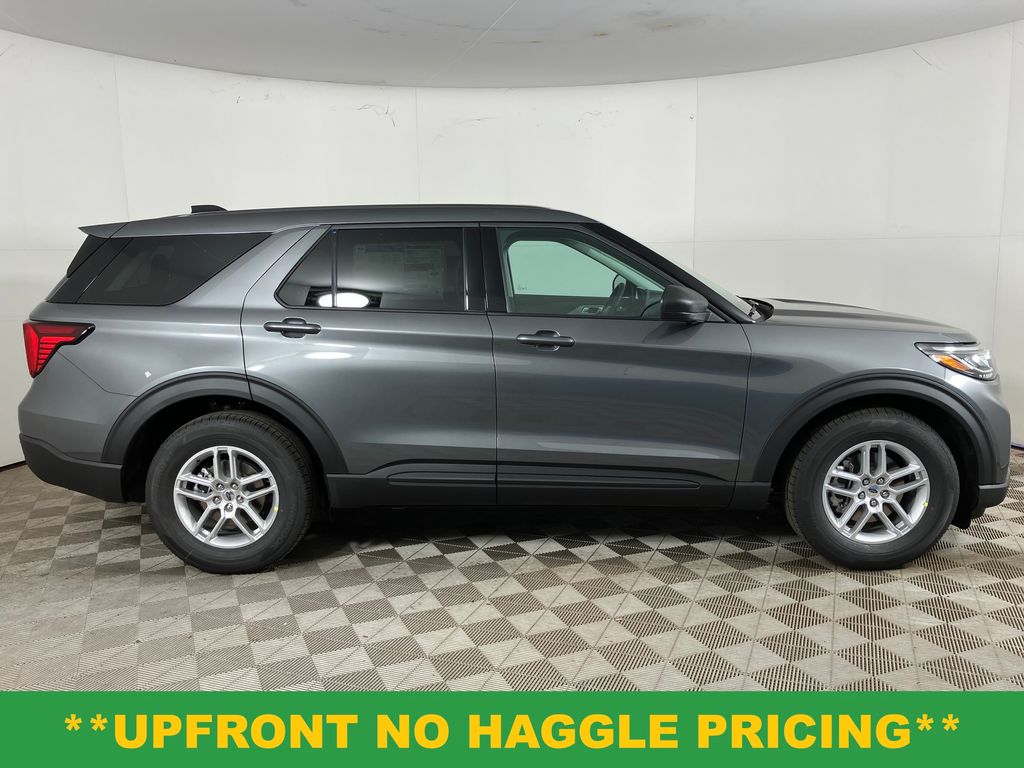 2026 Ford Explorer photo 3