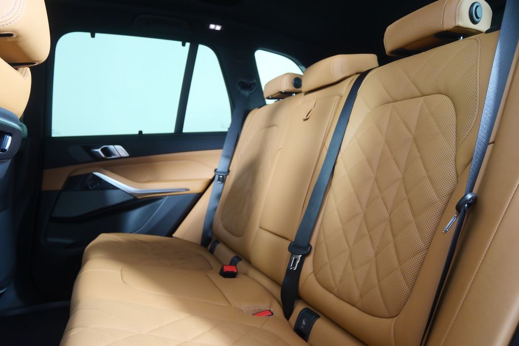 Thumbnail: 2026 BMW X5 - 16