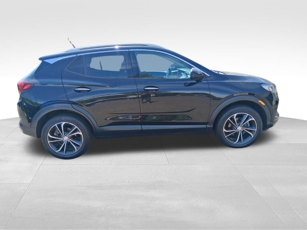 Used 2021 Black Buick Essence image 5