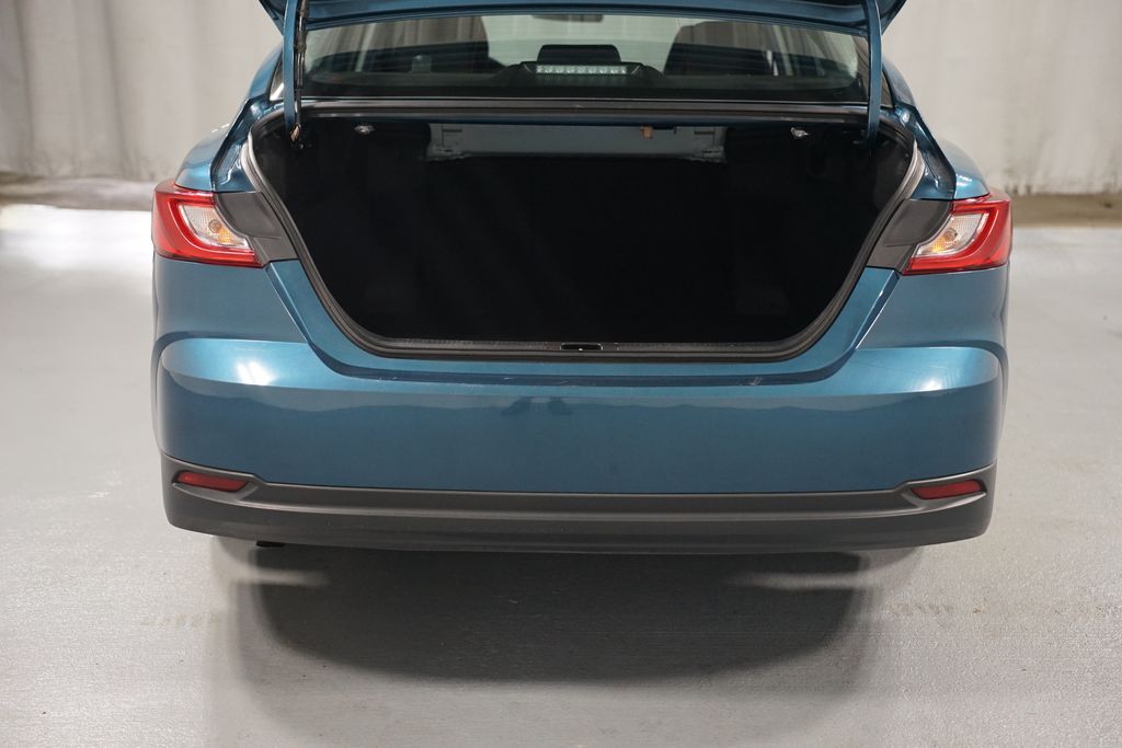 Thumbnail: 2025 Toyota Camry - 22