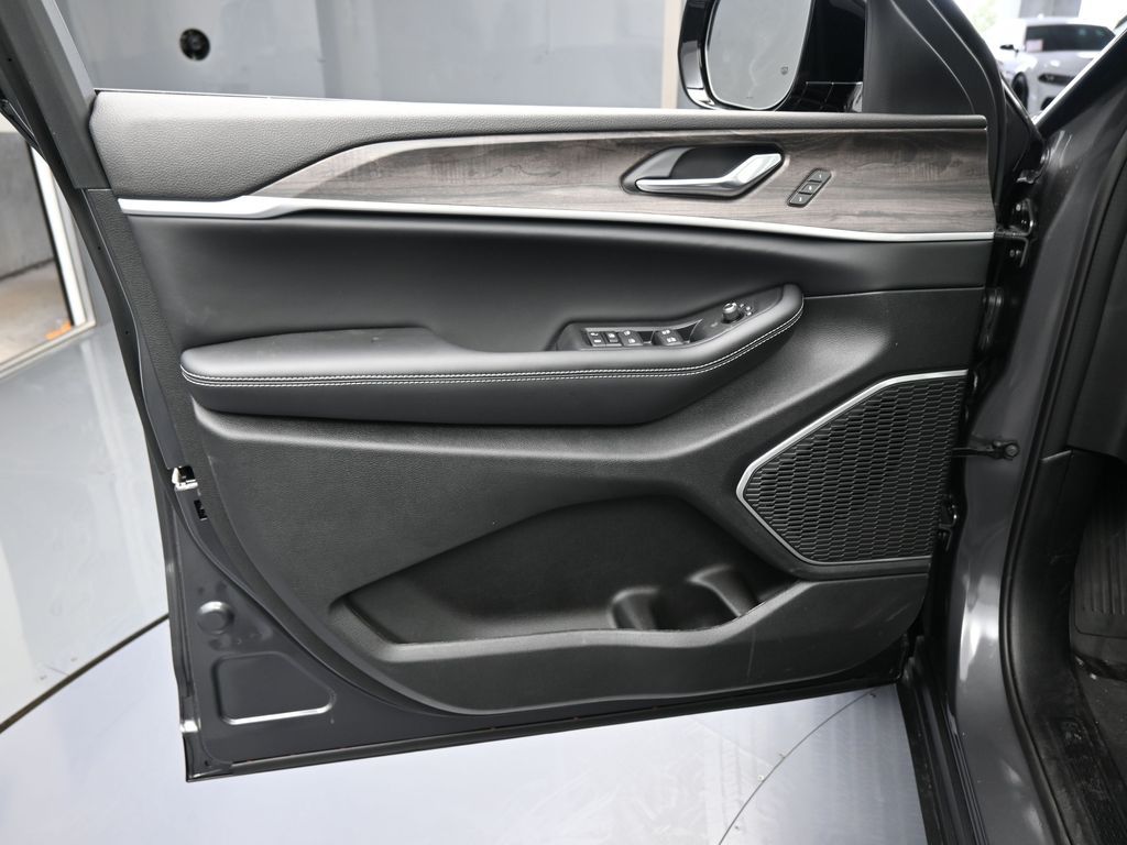 New 2026 Baltic Gray Metallic Clearcoat Jeep Limited image 12