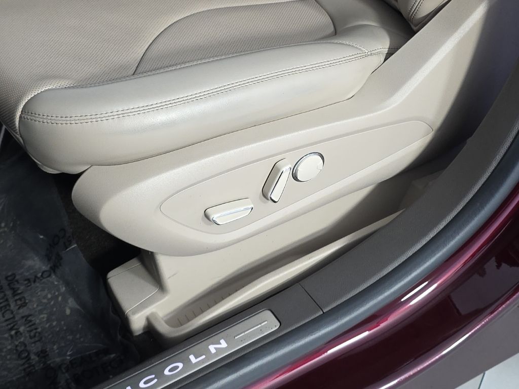 Thumbnail: 2022 Lincoln Nautilus - 23