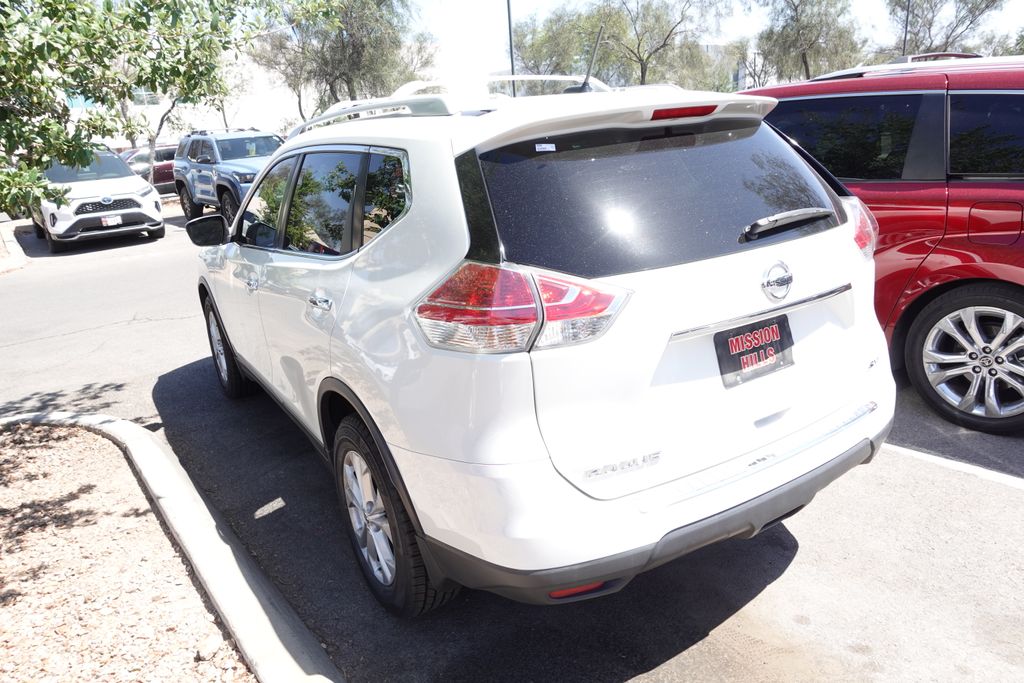 2016 Nissan Rogue SV FWD's photo
