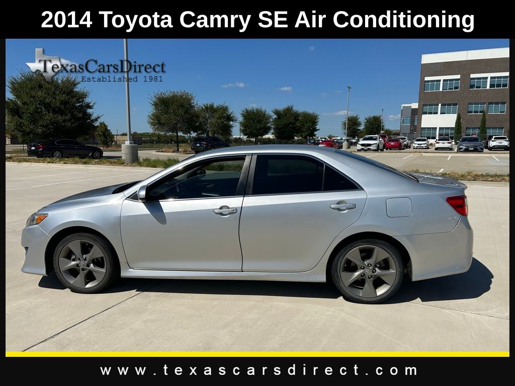 2014 Toyota Camry SE 11