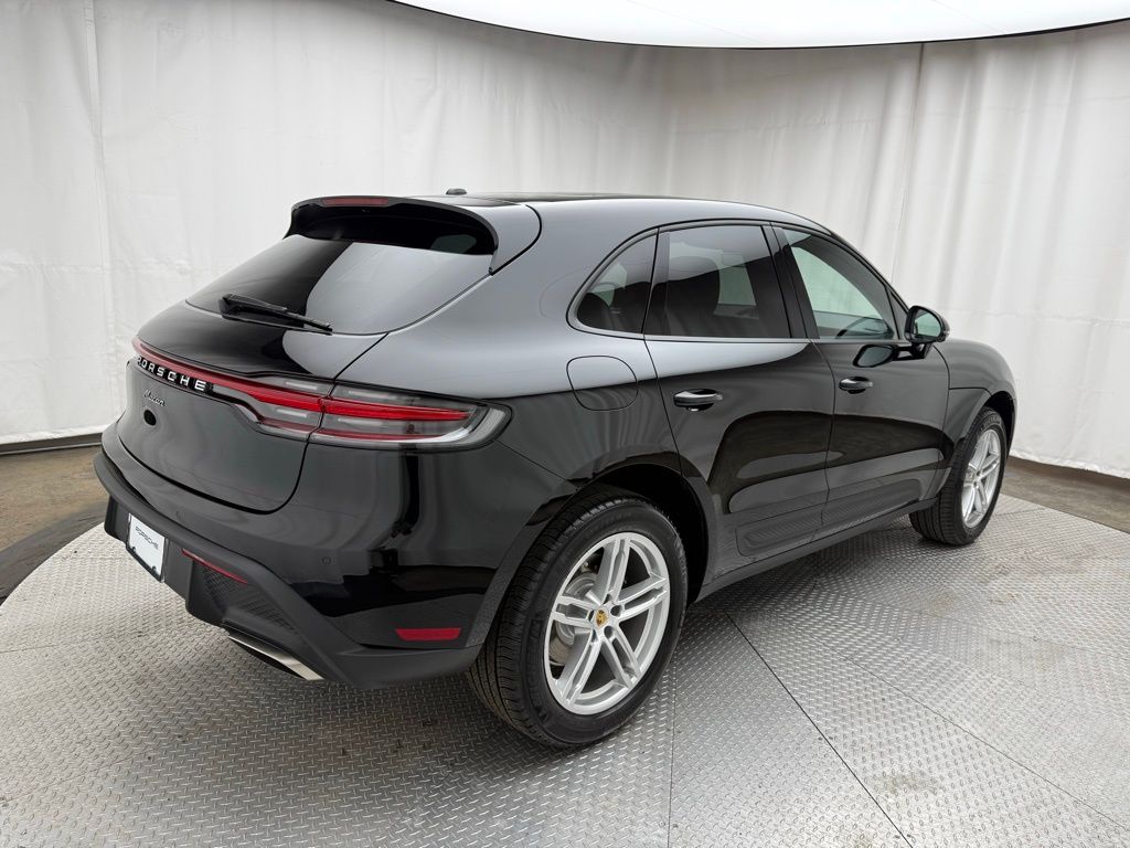 Thumbnail: 2025 Porsche Macan - 8
