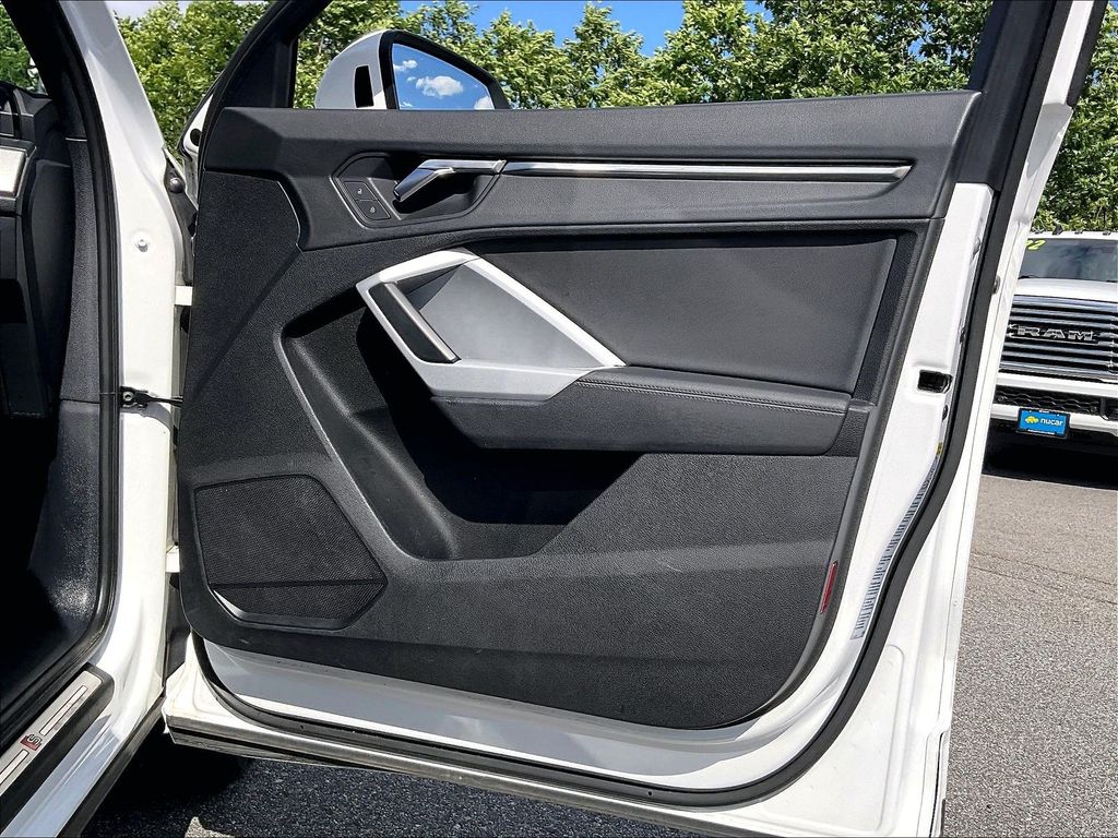 2023 Audi Q3 — photo 11
