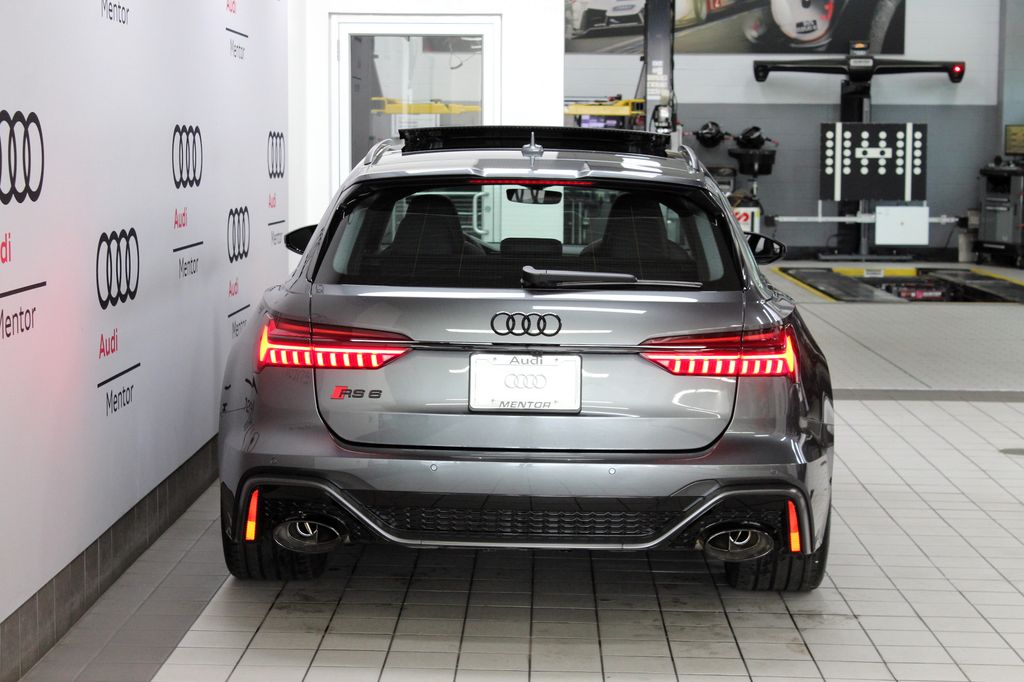 Thumbnail: 2026 Audi RS 6 - 5