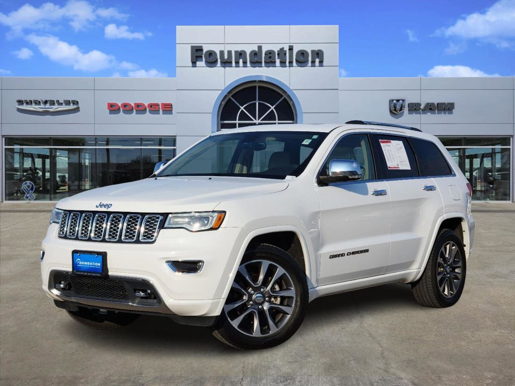 2017 Jeep Grand Cherokee Overland 1