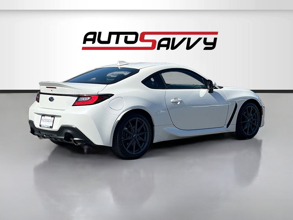 Used 2024 White Subaru Limited image 7