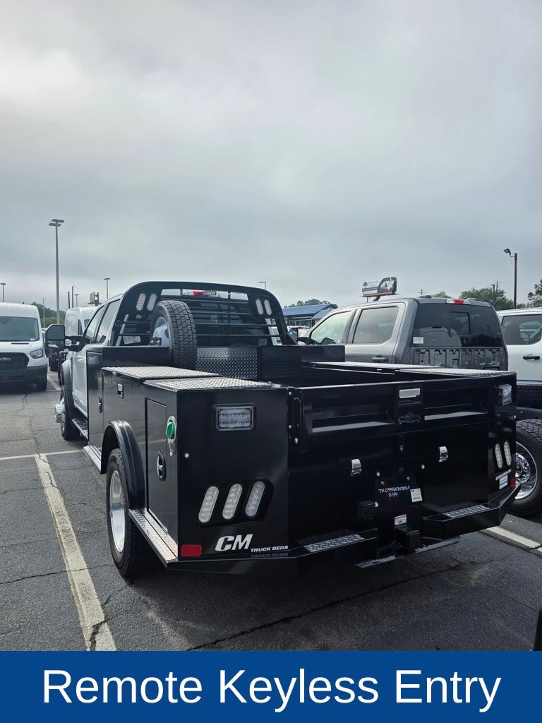 2025 Ford F-550 Chassis LARIAT