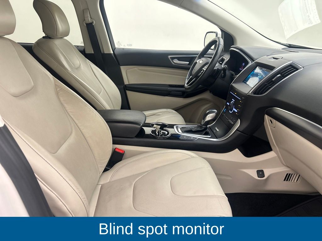 2016 Ford Edge Titanium photo 12