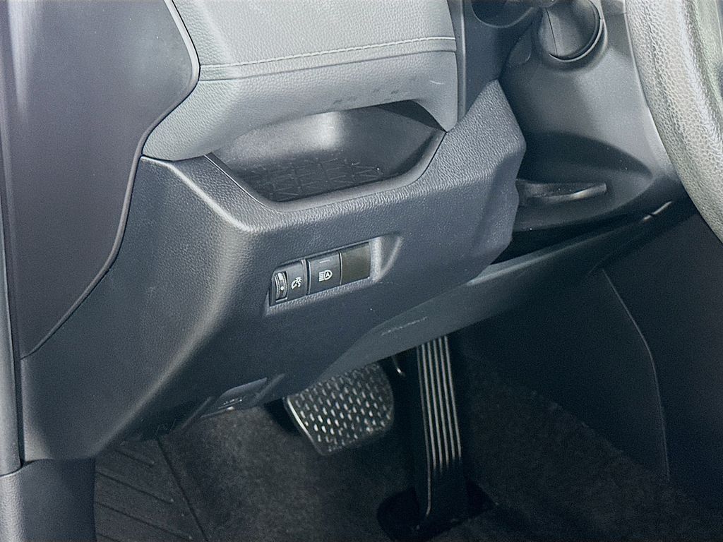 Thumbnail: 2024 Toyota RAV4 - 10