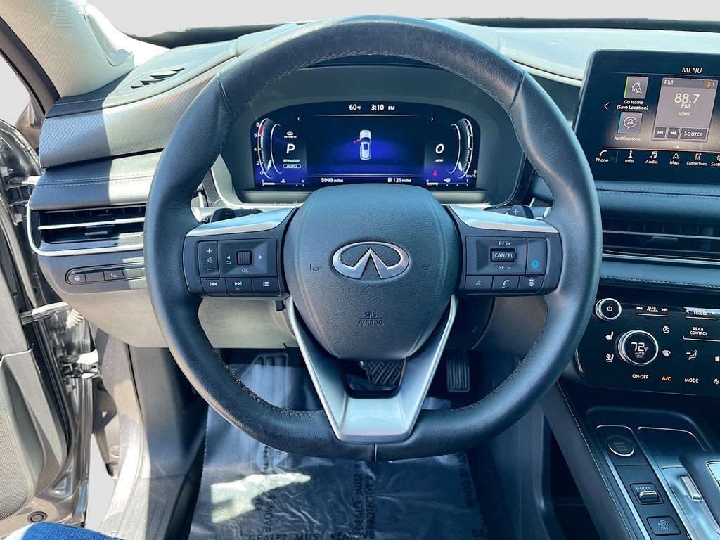 Used 2025 Gray INFINITI LUXE image 10