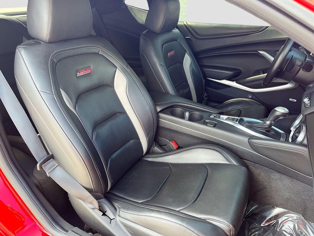 Used 2018 Red Chevrolet SS image 27