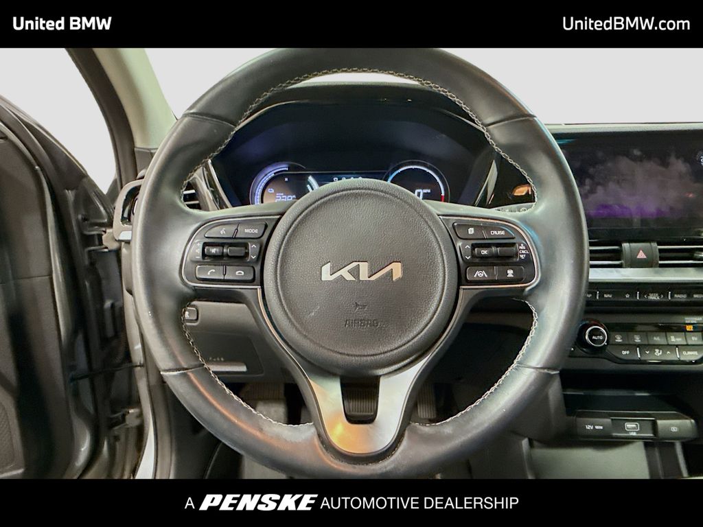 Thumbnail: 2022 Kia Niro - 6