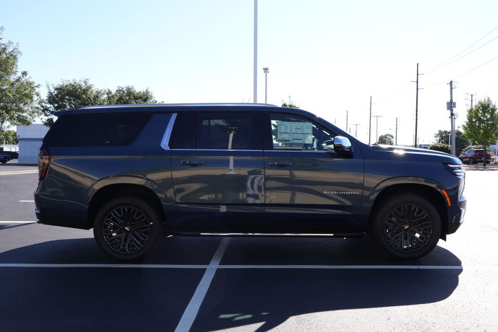 Thumbnail: 2025 Chevrolet Suburban - 9